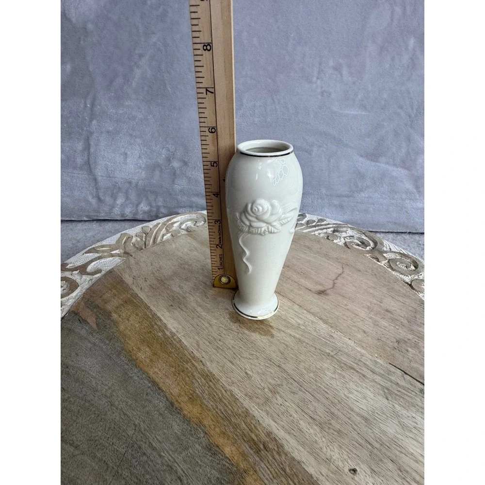 Lenox‎ Ivory China Rose Bud Vase Gold Trim Embossed Floral 5.5 Inch Handcrafted
